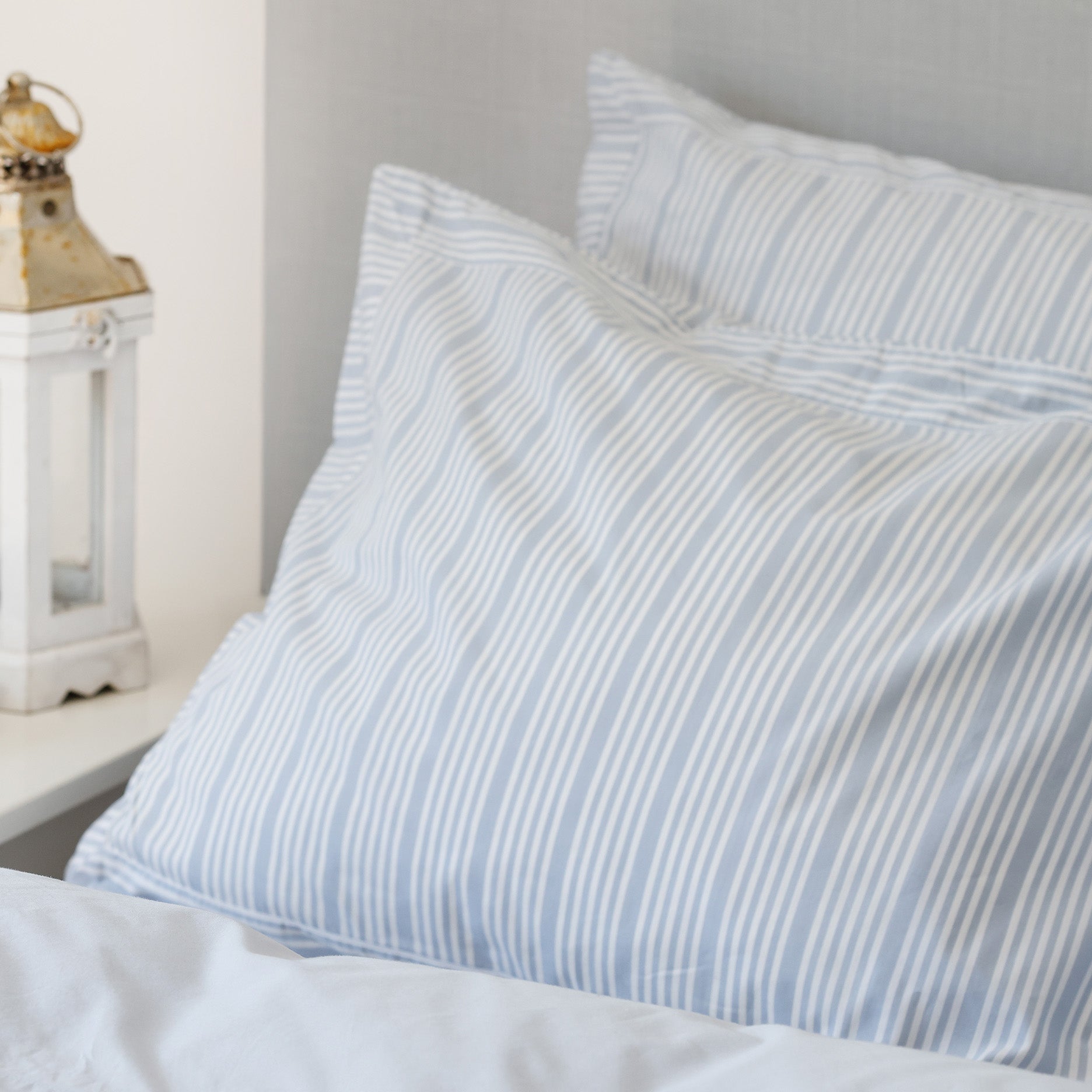 Pudebetræk 63x60 cm støvet blå striber